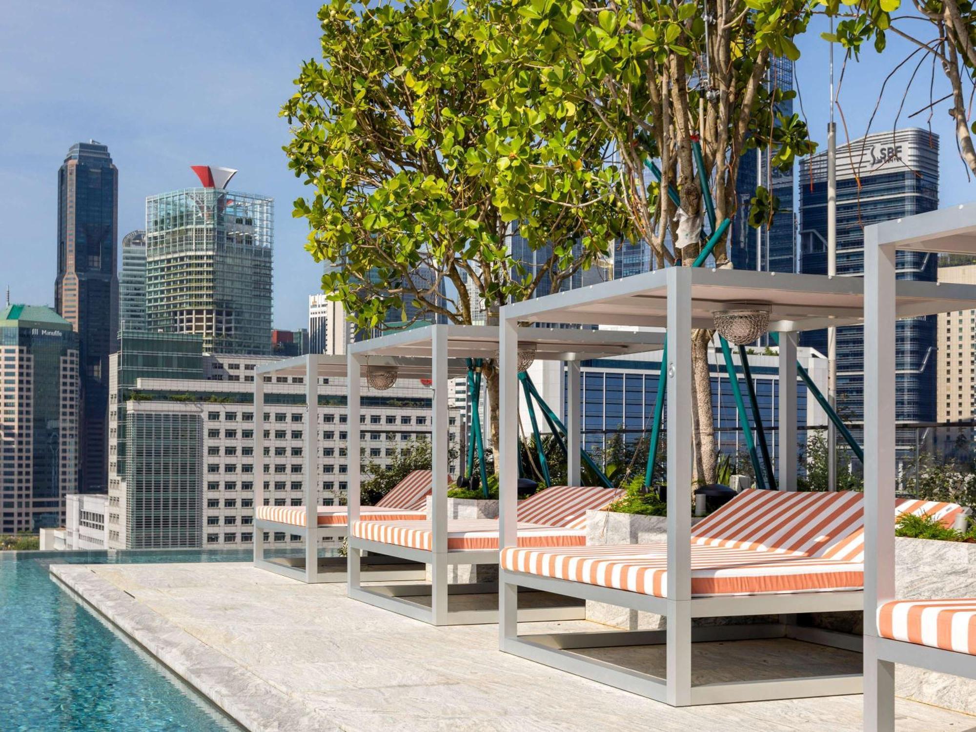 Mondrian Singapore Duxton Esterno foto The rooftop pool at The Standard, East Village