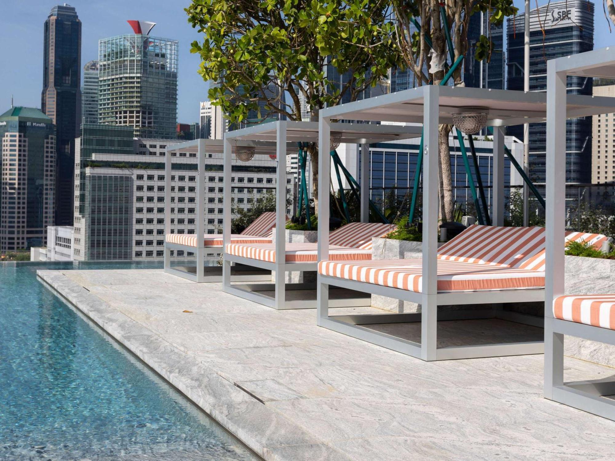 Mondrian Singapore Duxton Esterno foto The pool at the rooftop of the hotel